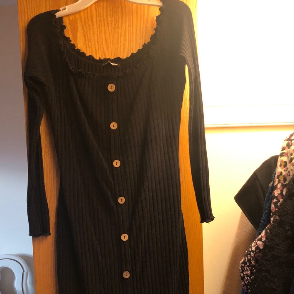 Fashion Nova size 1X Black off the shoulder dress